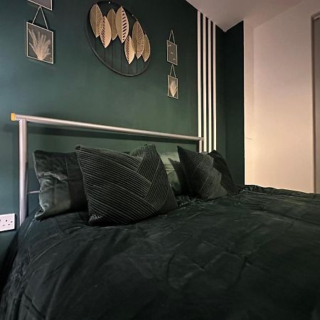 Comfortable Private Room In Bermondsey Лондон Екстериор снимка