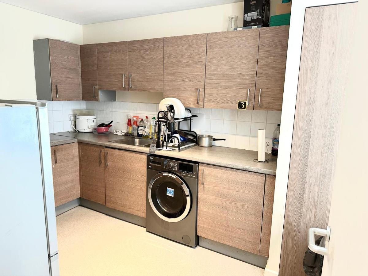 Comfortable Private Room In Bermondsey Лондон Екстериор снимка